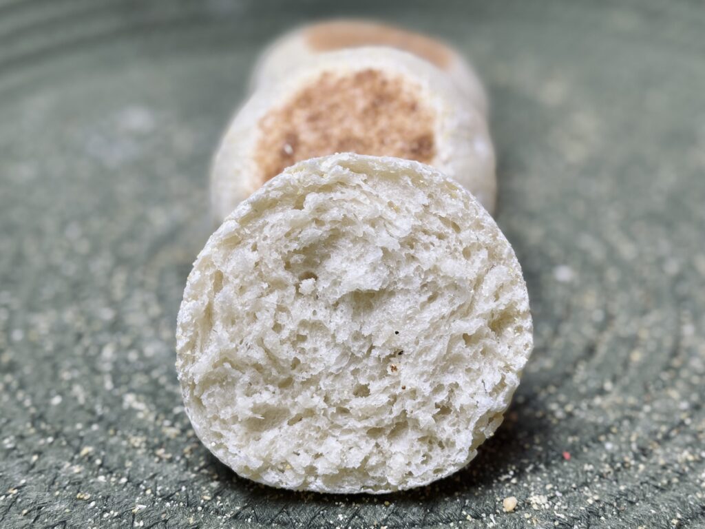 English muffin with milk